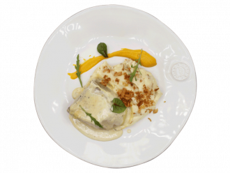 Язык томлёный с картофельным пюре и муссом из тыквы
